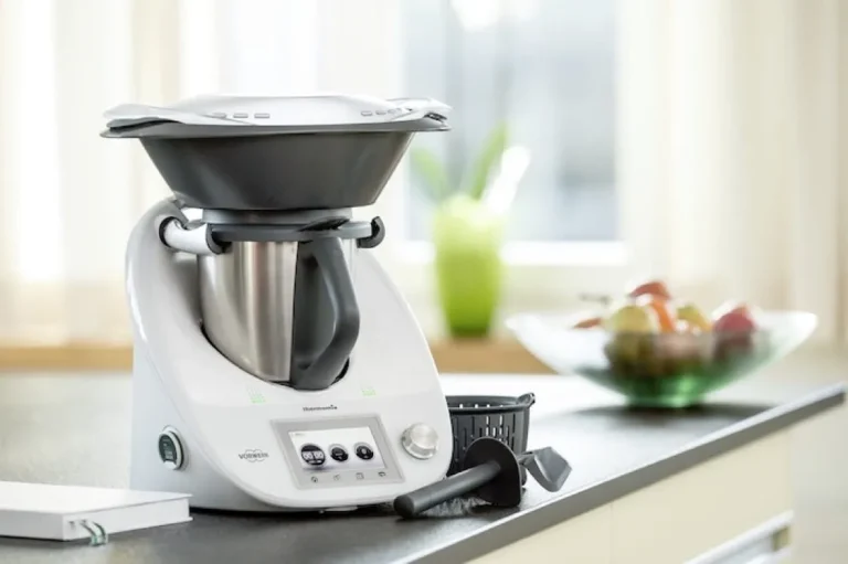 Smart Kitchen Gadgets: Elevating Home Cooking